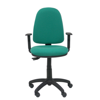 cadeira verde Tribaldos com braços ajustáveis